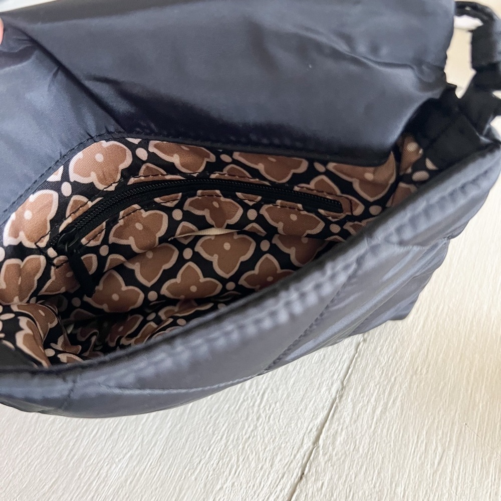 NWT Vera Bradley Small Flap Hipster Crossbody Bag Moonless Night Black Quilted - Picture 2 of 7